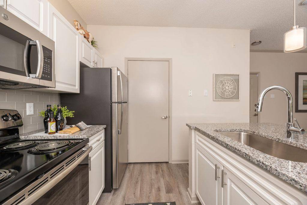 Apartment for rent at Gardens of Valley Ranch, 8800 Saddlehorn Dr, Irving, TX 75063