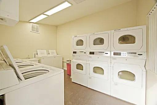 Apartment for rent at Vista Village, 1805 W Cortez St, Phoenix, AZ 85029
