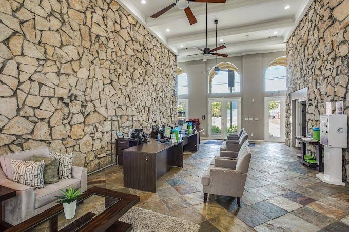 2777 N Bucker Blvd, Dallas, TX 75228
