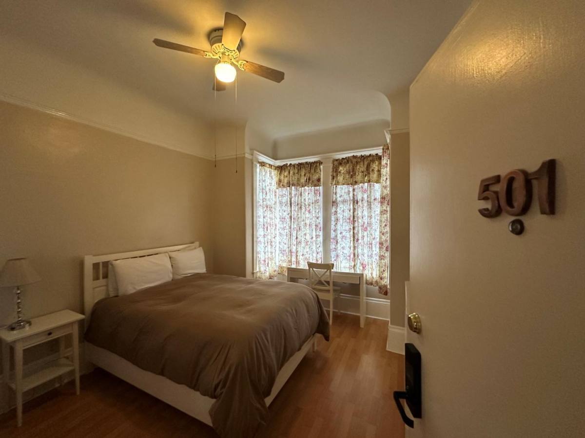 House for rent at 412 Hayes St, San Francisco, CA 94102