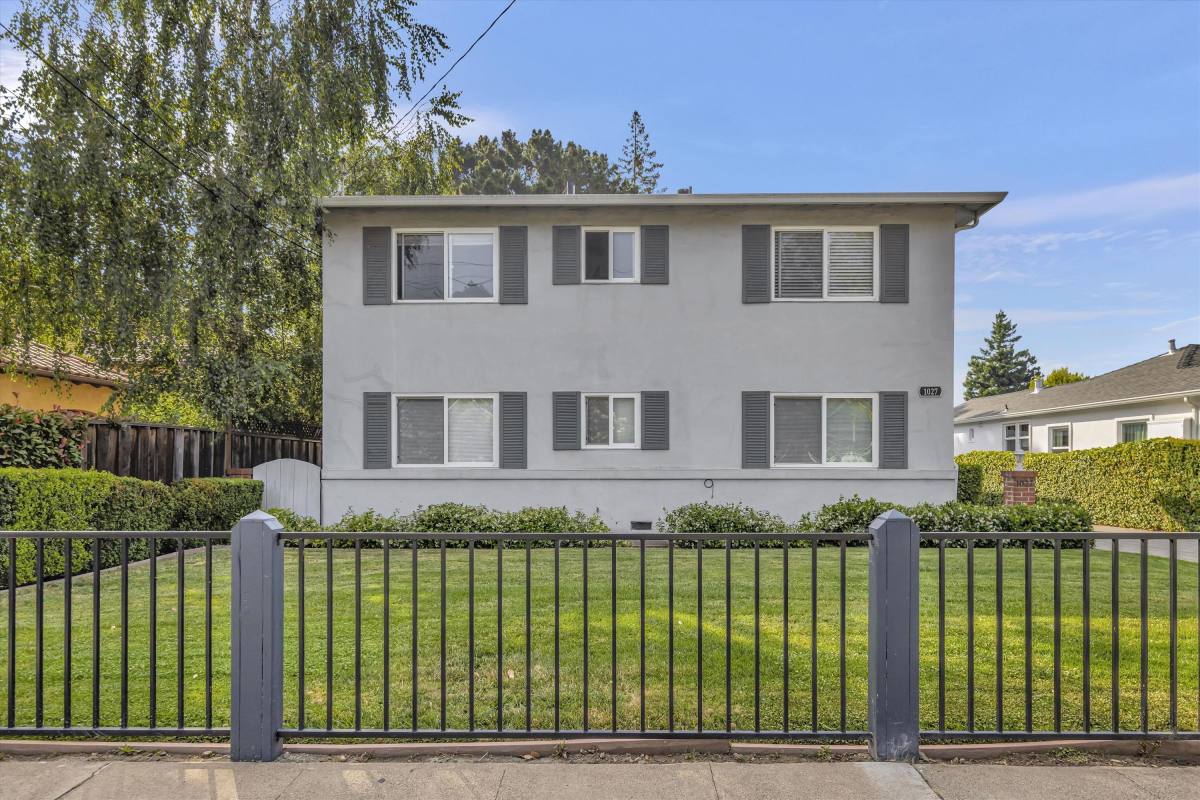 Apartment for rent at Fremont Acres, 1027 Santa Cruz Ave, Menlo Park, CA 94025