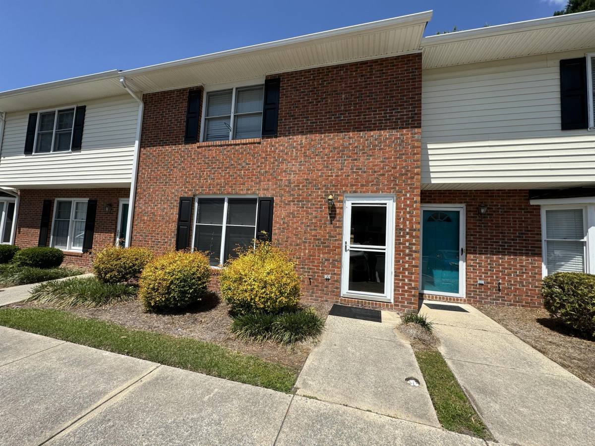 Townhouse for rent at Colindale Townhomes, 2700 32 Thackery Rd, Greenville, NC 27858