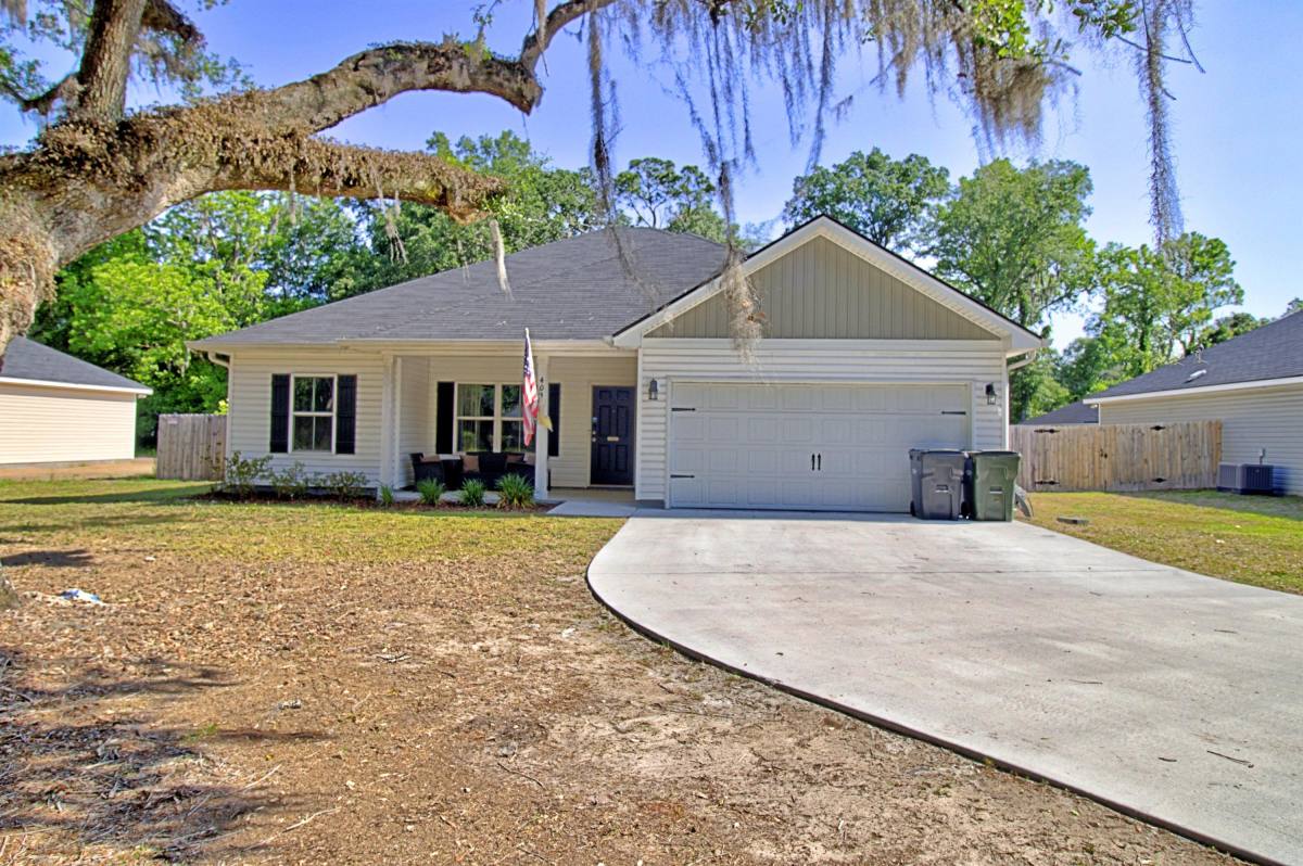House for rent at 404 Talmadge Rd, Allenhurst, GA 31301