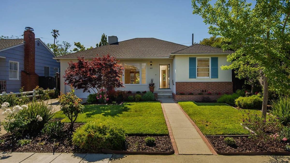 House for rent at Sunnybrae, 909 Fleetwood Dr, San Mateo, CA 94402