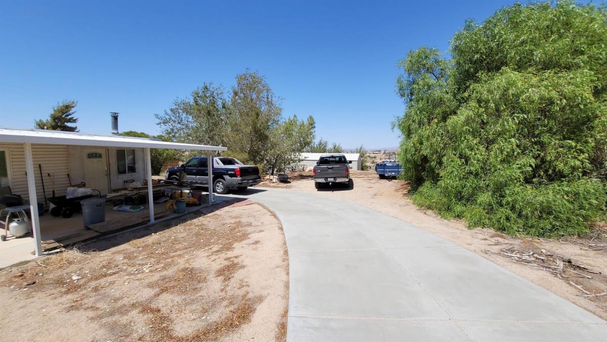 House for rent at 22650 Roundup Way, Apple Valley, CA 92308