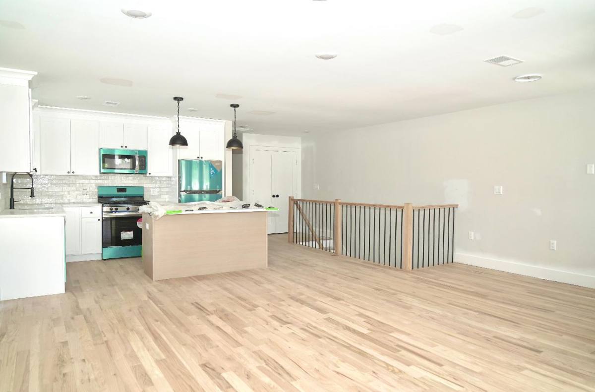 House for rent at 717 N 8th St #2, Newark, NJ 07107