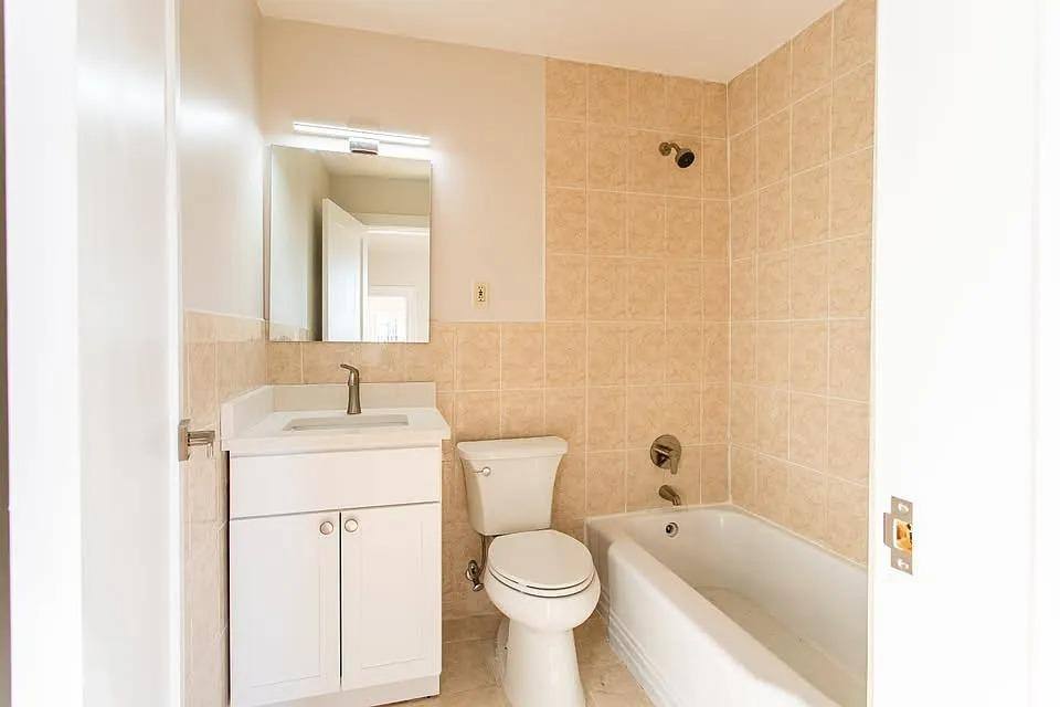 18 Fitzhenry Square, Revere, MA 02151