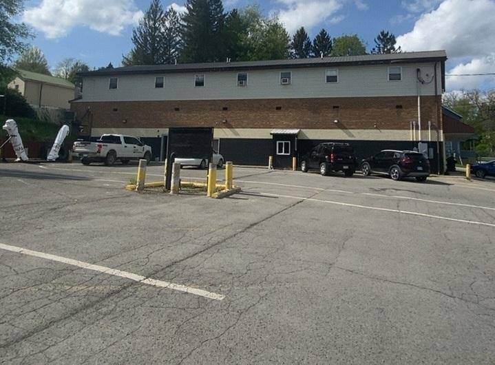 Apartment for rent at 124 Chestnut St #4, Kingwood, WV 26537
