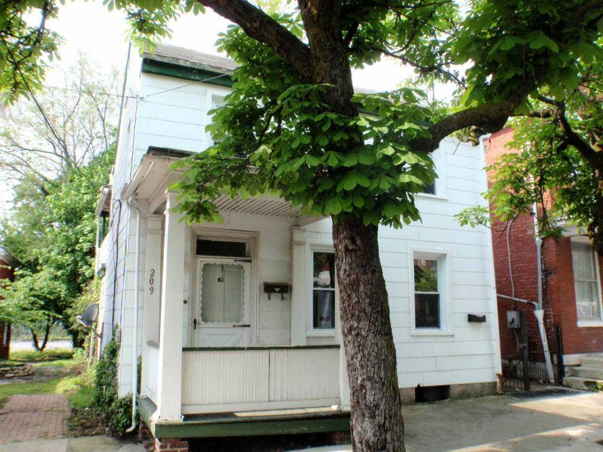 209 W Martin St #1, Martinsburg, WV 25401
