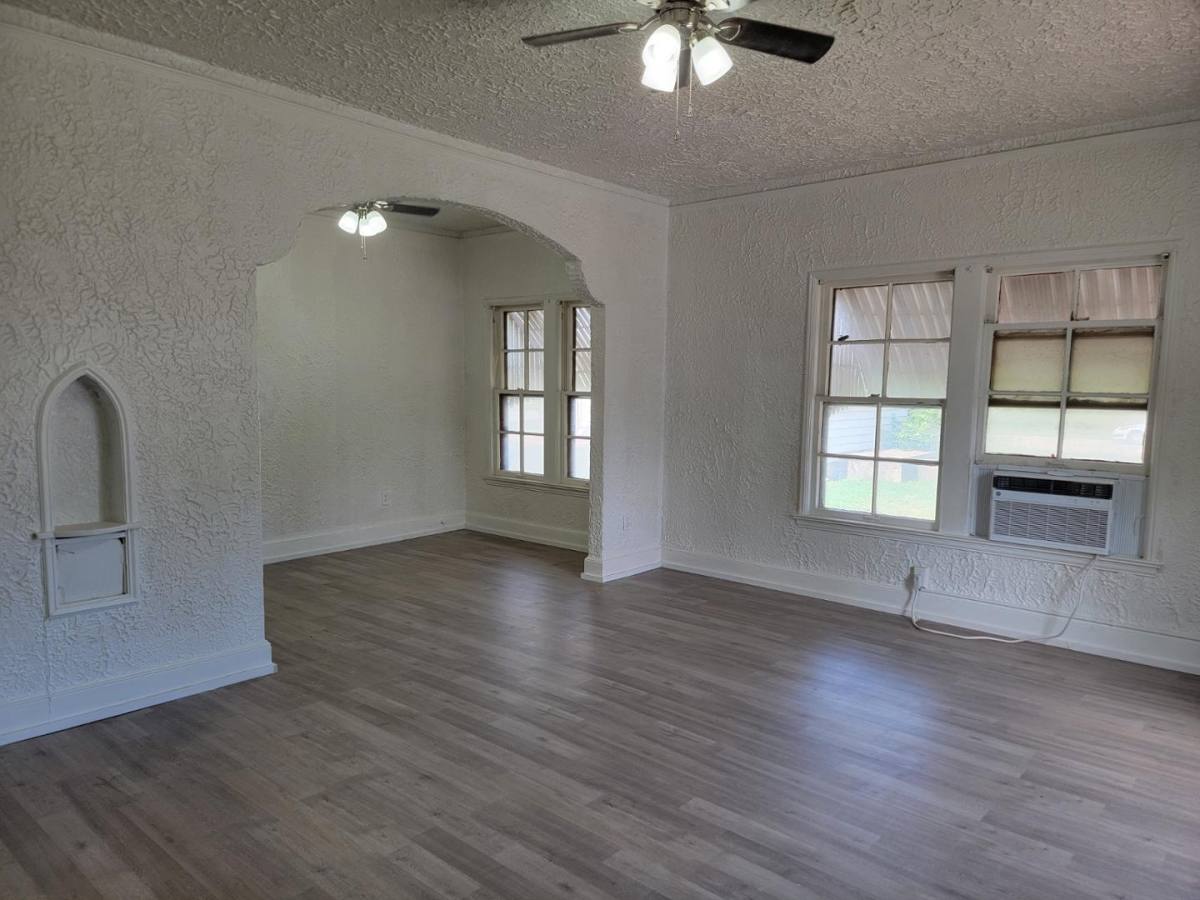 House for rent at 1502 E Broadway Ave #4, Enid, OK 73701