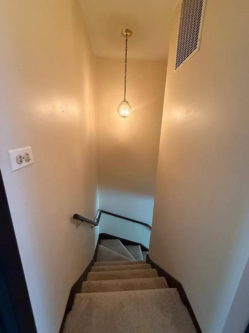 Townhouse for rent at Carlisle Cove, 114 Wiltshire Court, Schaumburg, IL 60193