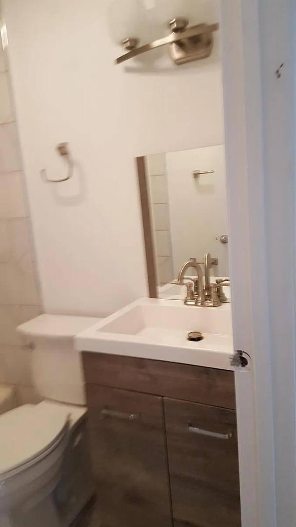 Apartment for rent at 10405 Moody Ave #2S, Chicago Ridge, IL 60415