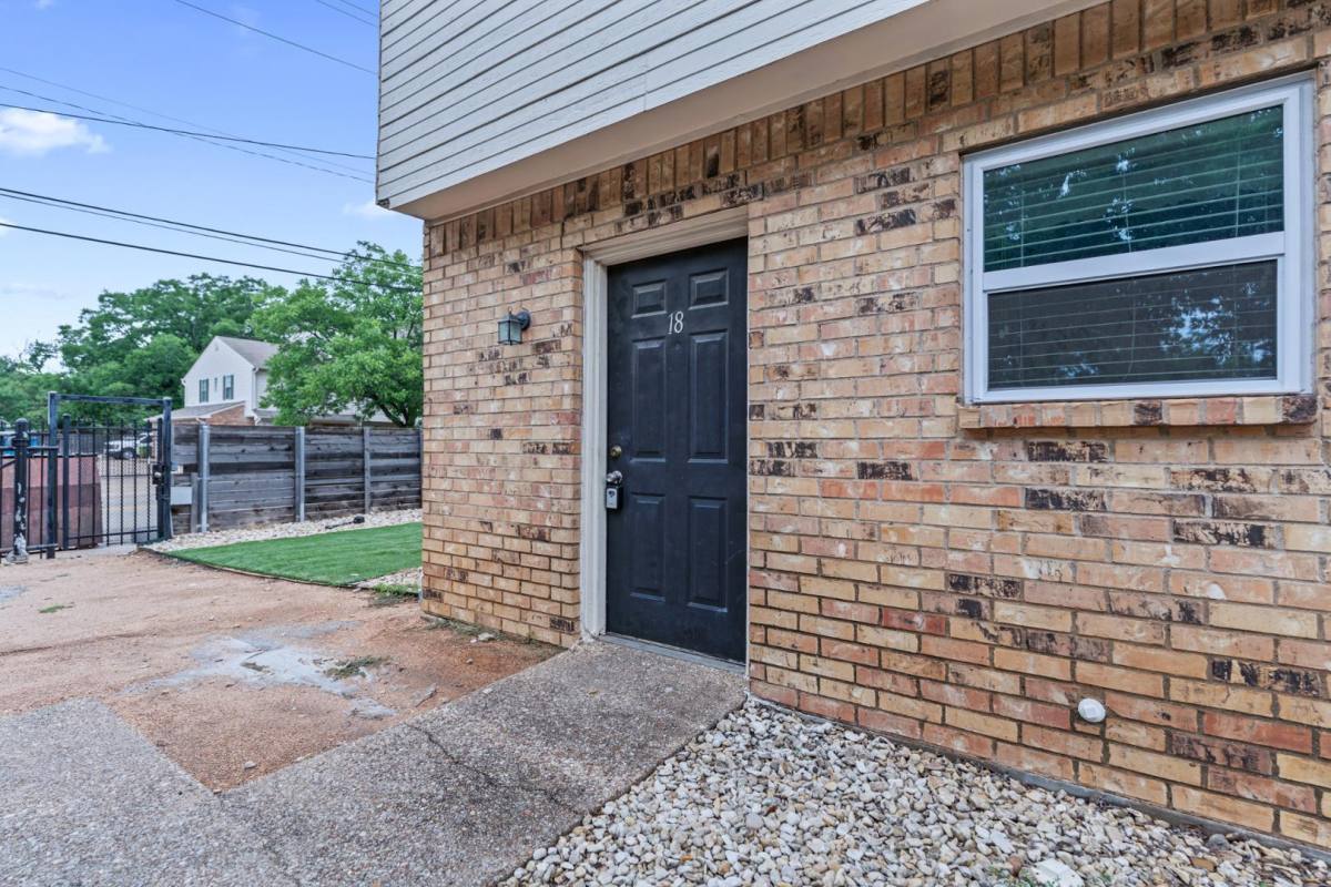 Townhouse for rent at 609 S 5th St, Waco, TX 76706