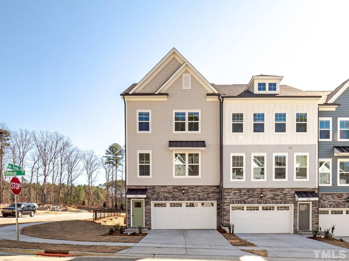 Townhouse for rent at 1801 Stroup St, Apex, NC 27502