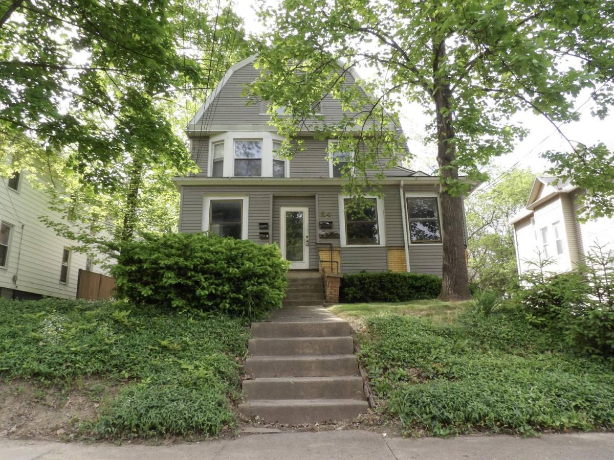 Apartment for rent at 84 Rhodes Ave #4, Akron, OH 44302