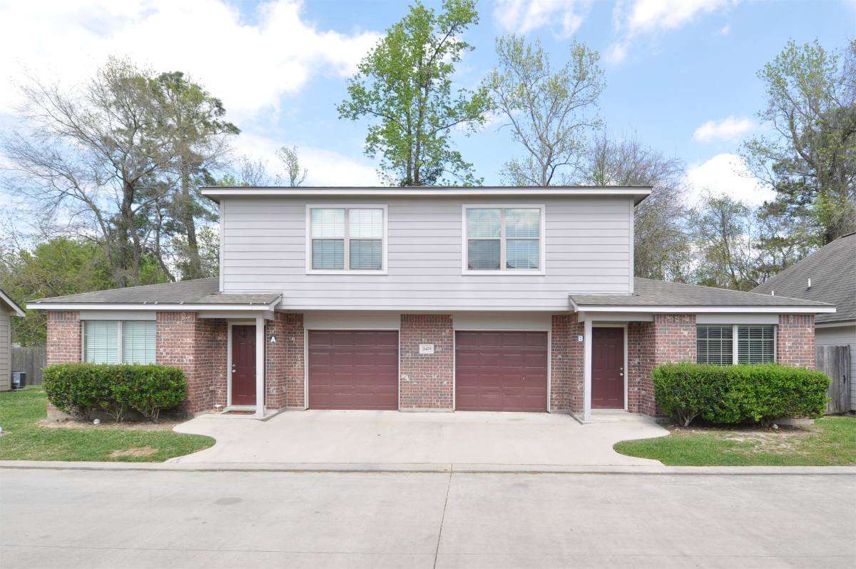 Townhouse for rent at Lone Star Square, 21473 B W Wallis Dr #B, Porter, TX 77365