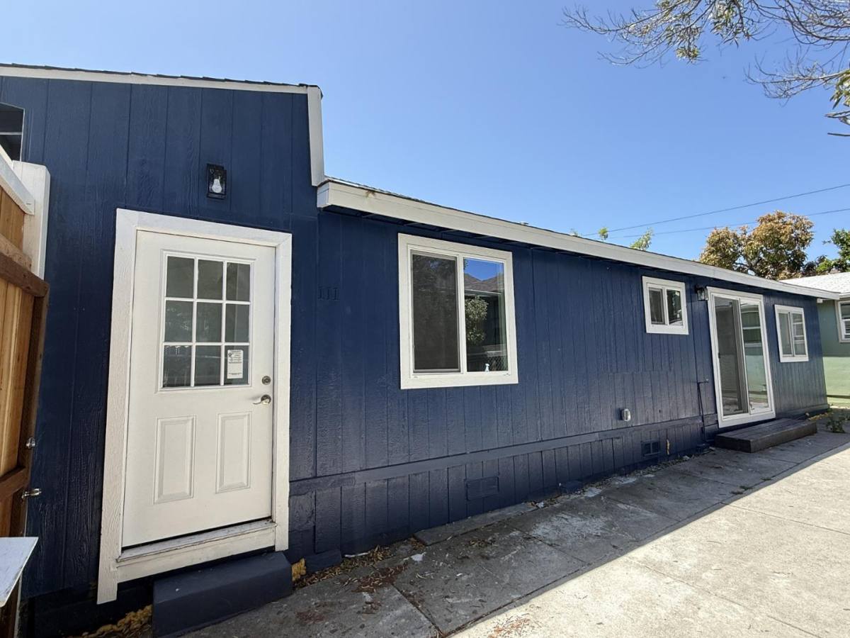 House for rent at 109-111 Broadway St, Vallejo, CA 94590