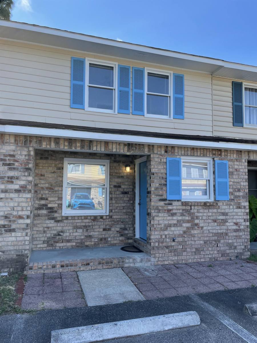 Townhouse for rent at 601 37th Ave #H, Myrtle Beach, SC 29577