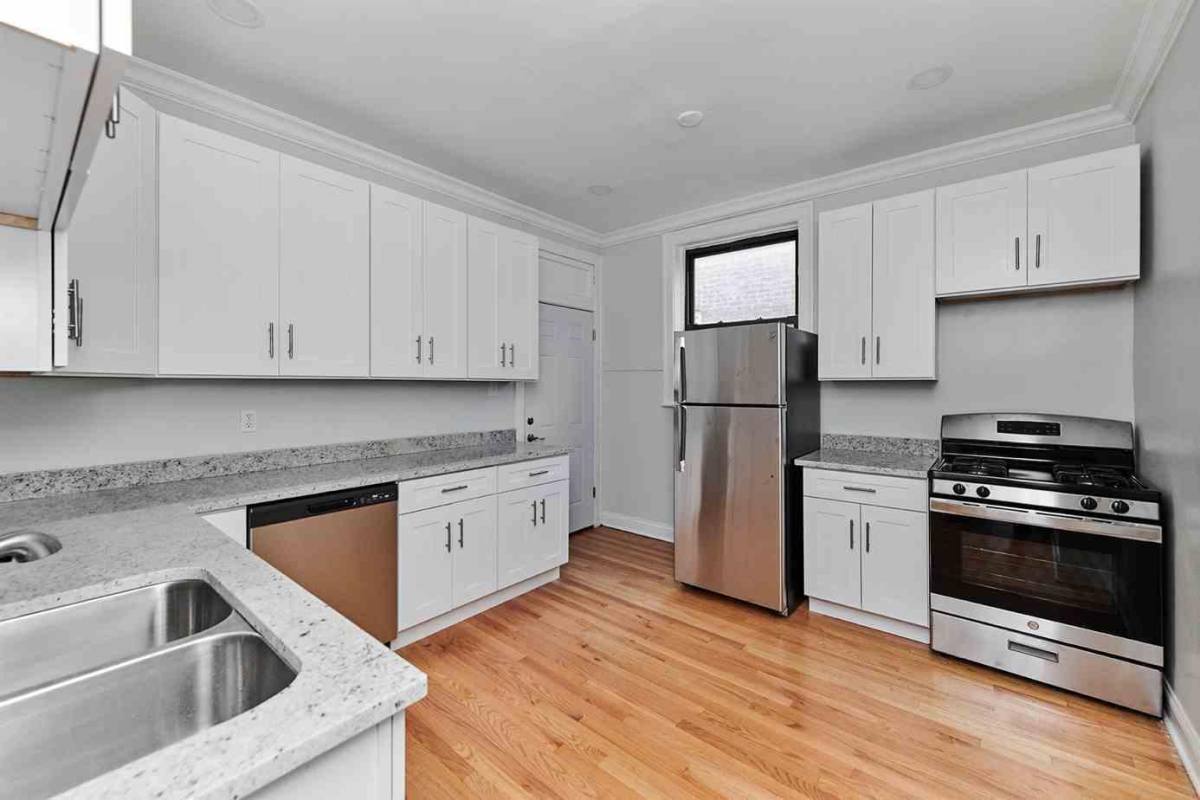 House for rent at 5461 S Everett #3A, Chicago, IL 60615