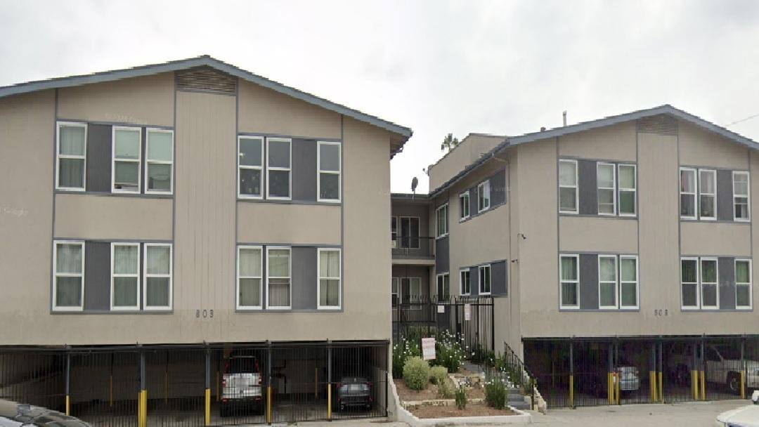 Apartment for rent at 803 Crenshaw Boulevard, 803 S Crenshaw Blvd, Los Angeles, CA 90005