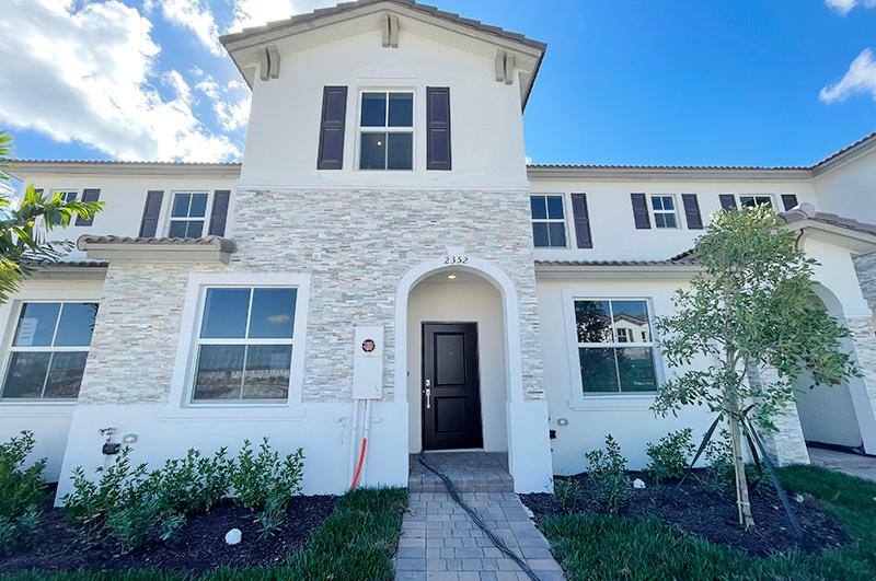 Townhouse for rent at 2352 NW 125th St, Miami, FL 33167