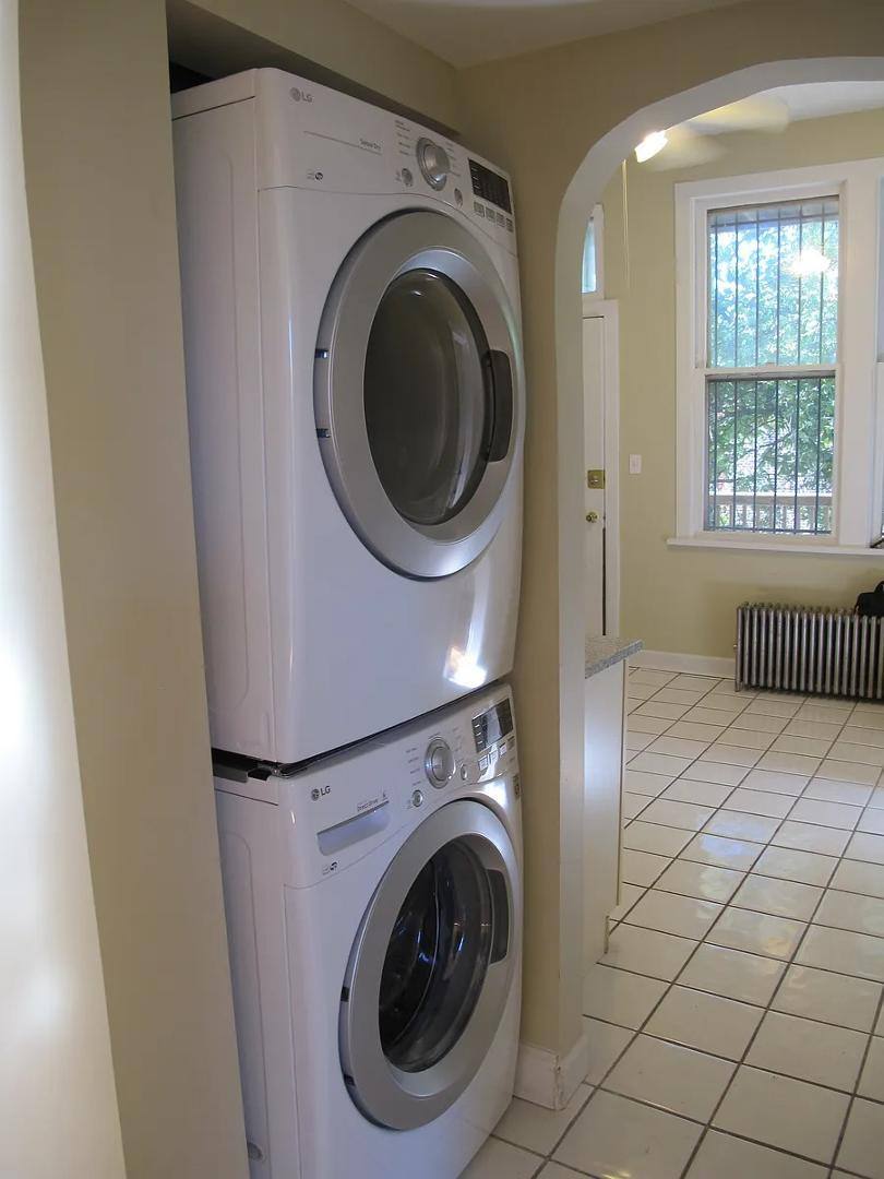 Apartment for rent at Adam Ochs, 1221 N Hoyne Ave #2, Chicago, IL 60622