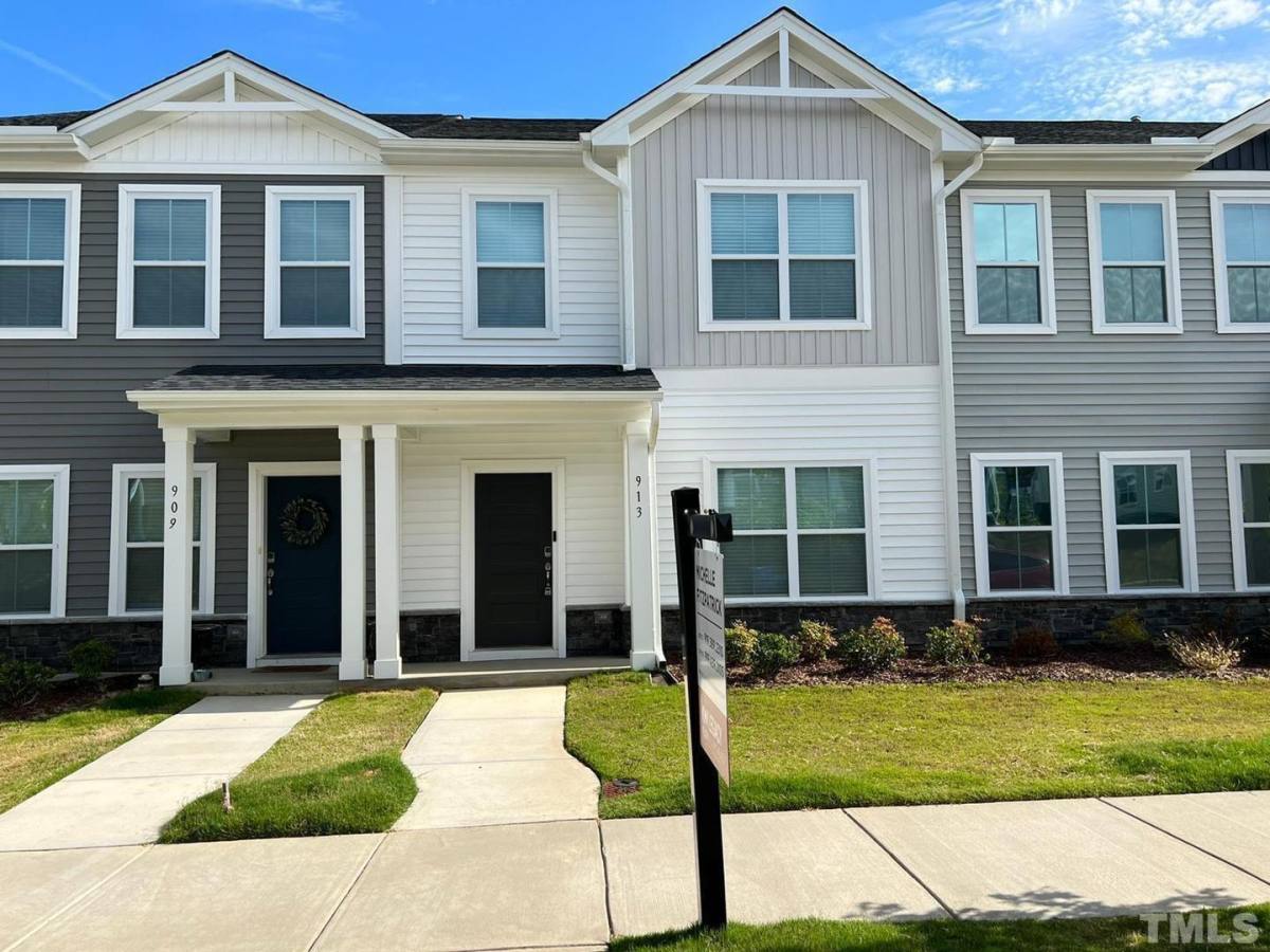 Townhouse for rent at 913 Robbie Jackson Lane, Fuquay Varina, NC 27526