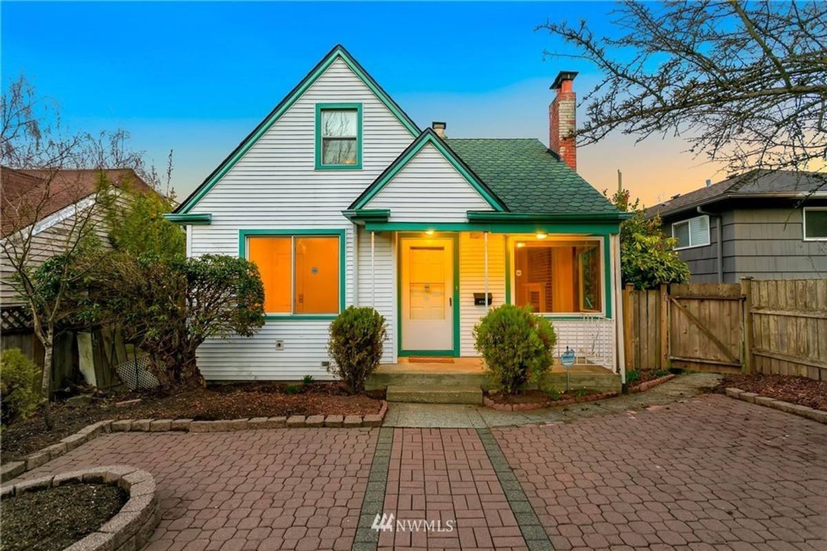 House for rent at 6726 35th Ave SW, Seattle, WA 98126