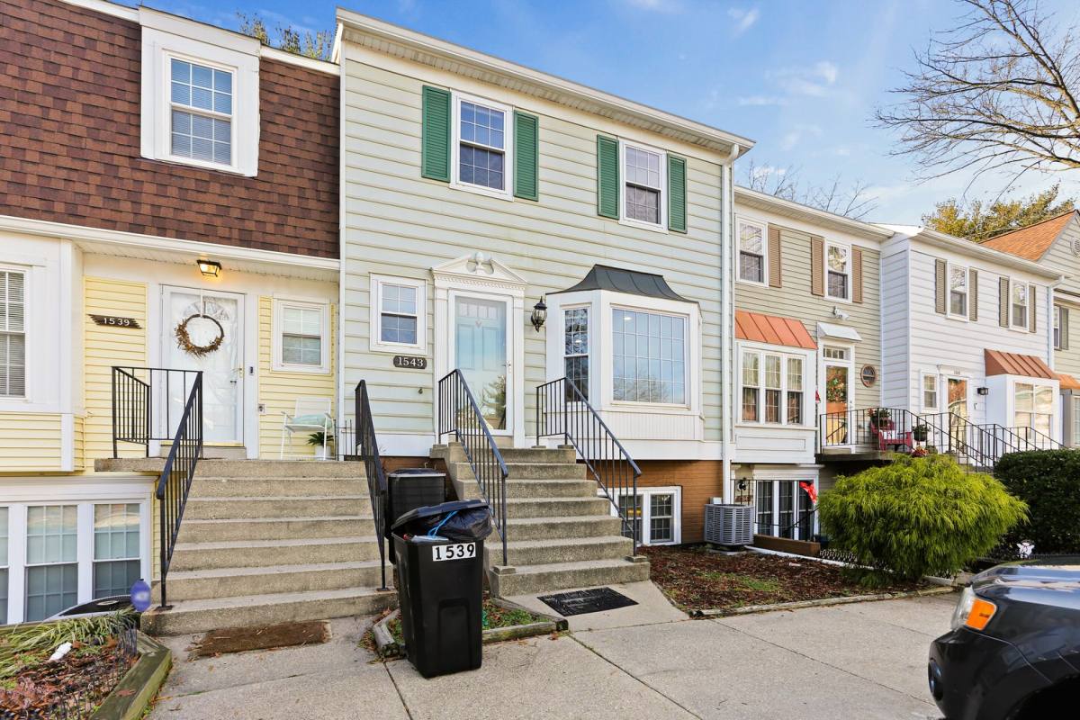 Townhouse for rent at 1543 Marlborough Court, Crofton, MD 21114