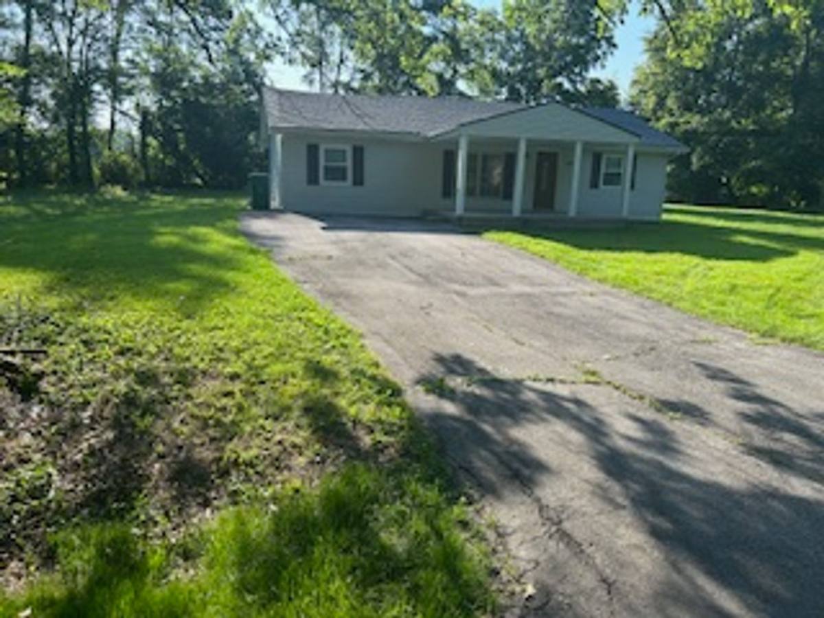 House for rent at 6901 Kentucky Ave, Louisville, KY 40258