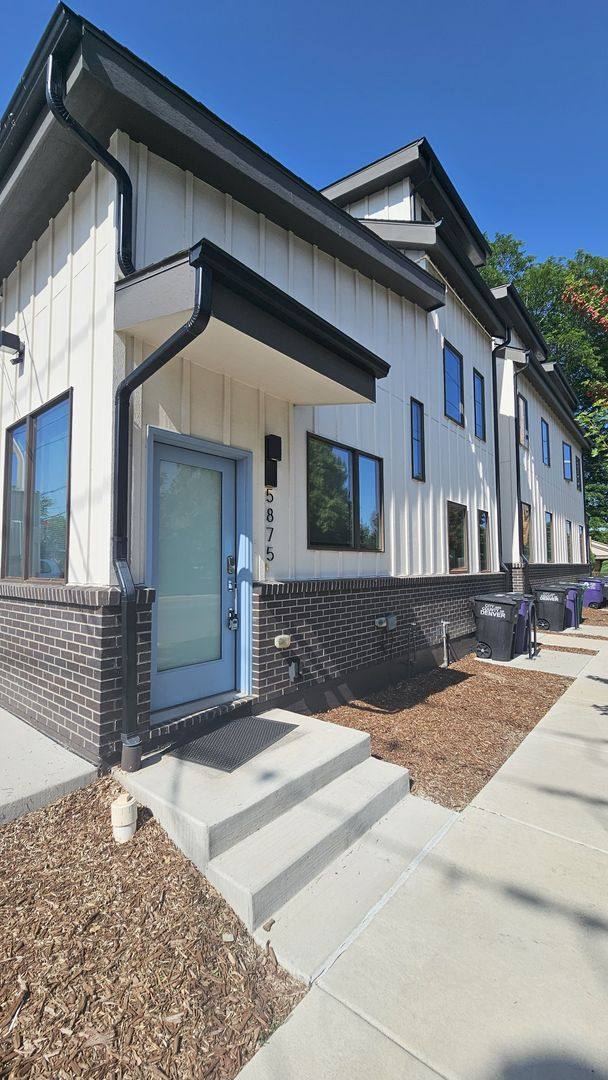 Townhouse for rent at 5875 E 13th Ave, Denver, CO 80220