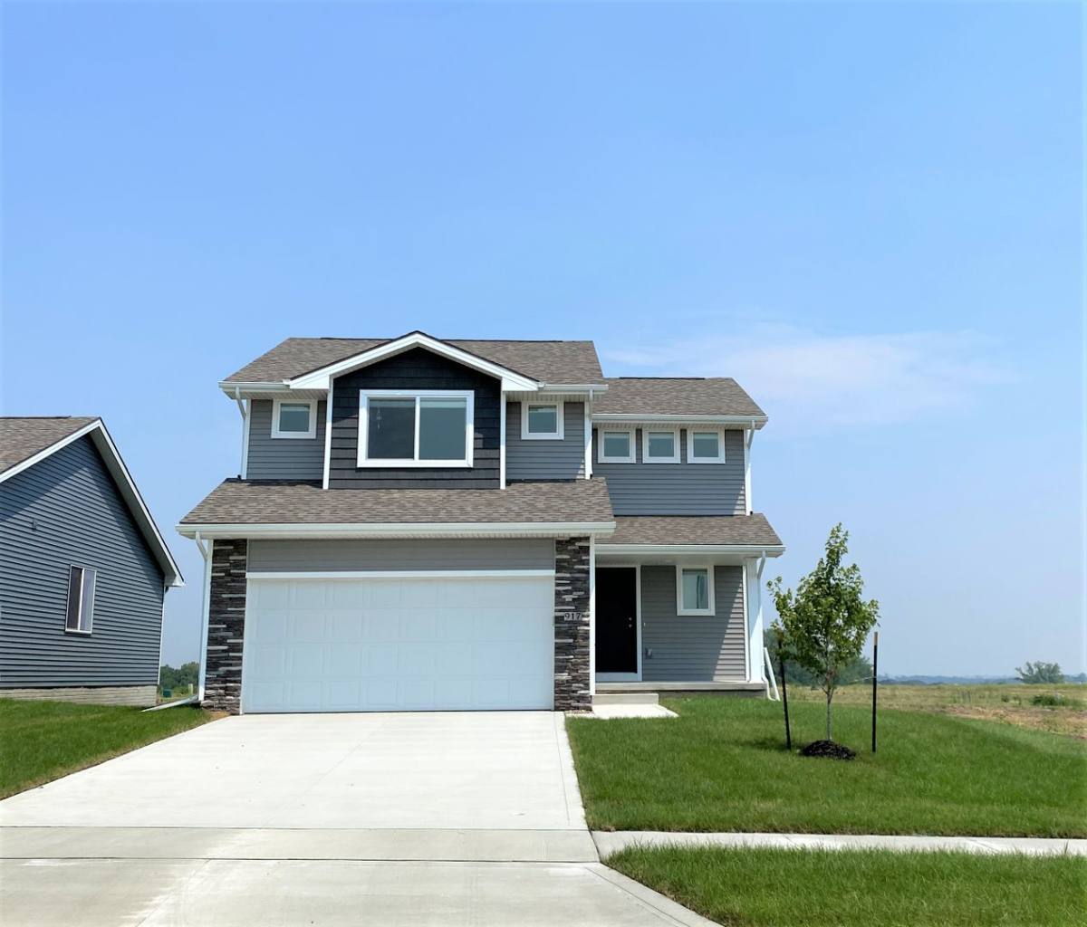 House for rent at 917 Knoll Dr, Norwalk, IA 50211