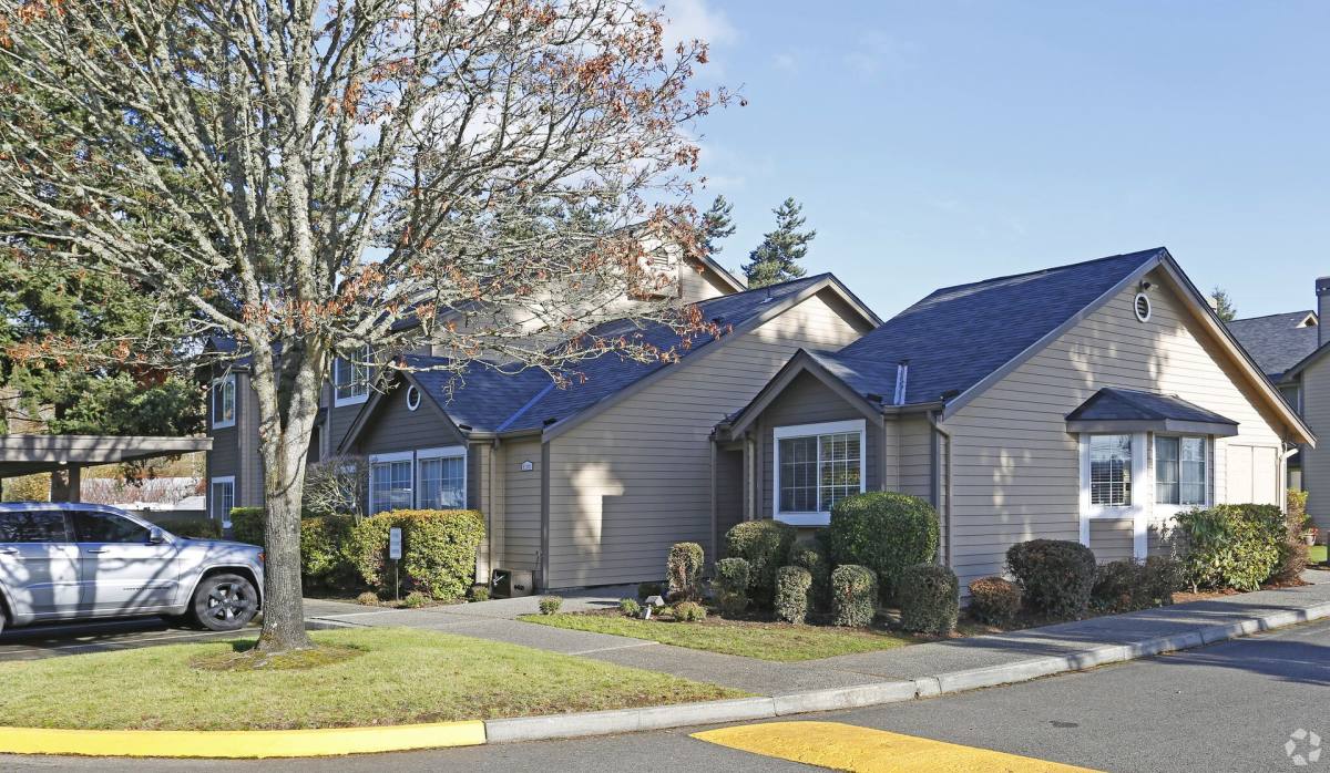 Apartment for rent at 1503 18th St NW, Puyallup, WA 98371