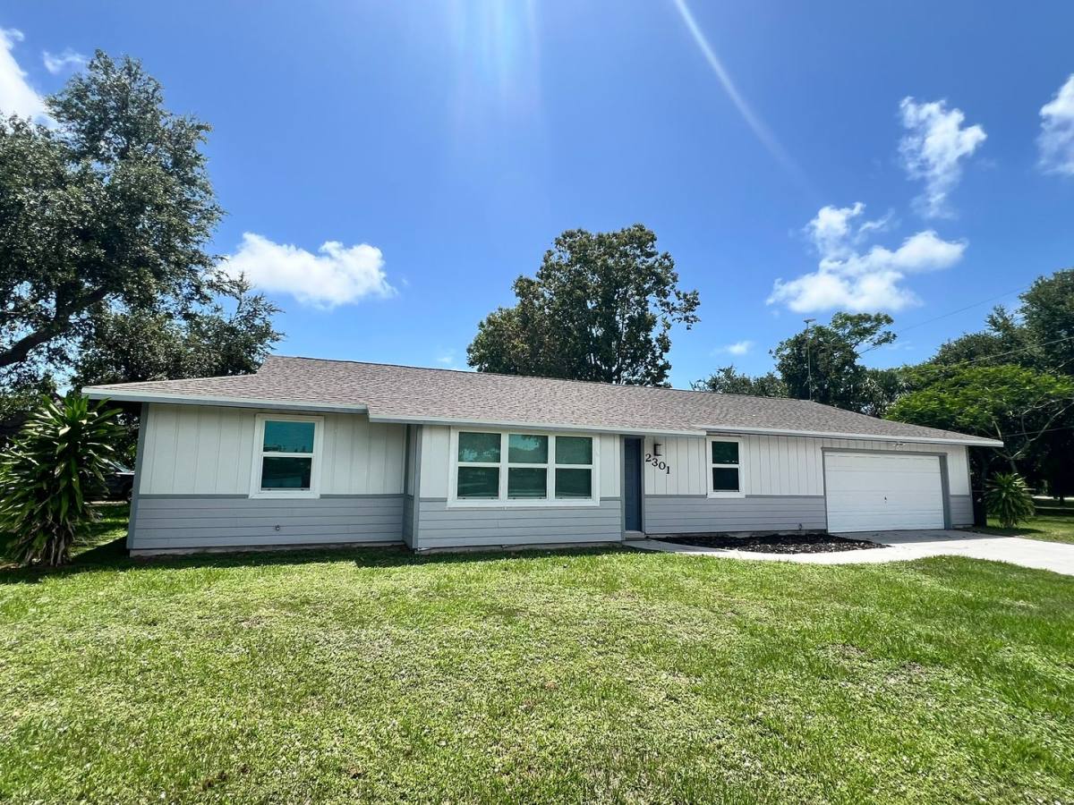 House for rent at 2301 SE Lennard Rd, Port Saint Lucie, FL 34952