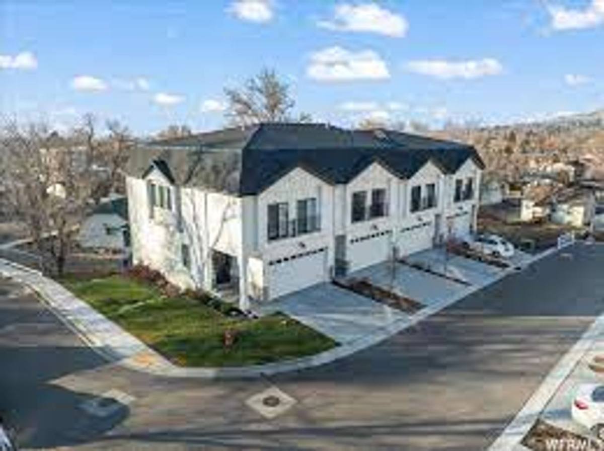 Townhouse for rent at 52 S McCall Lane, Farmington, UT 84025