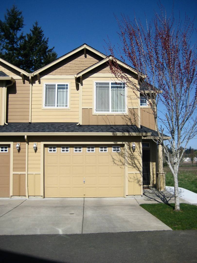 Townhouse for rent at 2401 NE 114th Court, Vancouver, WA 98684