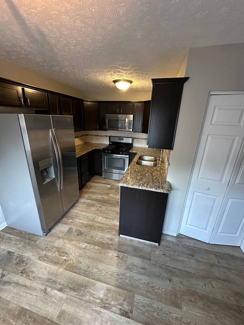House for rent at 290 Lincoln St SW, Hartville, OH 44632