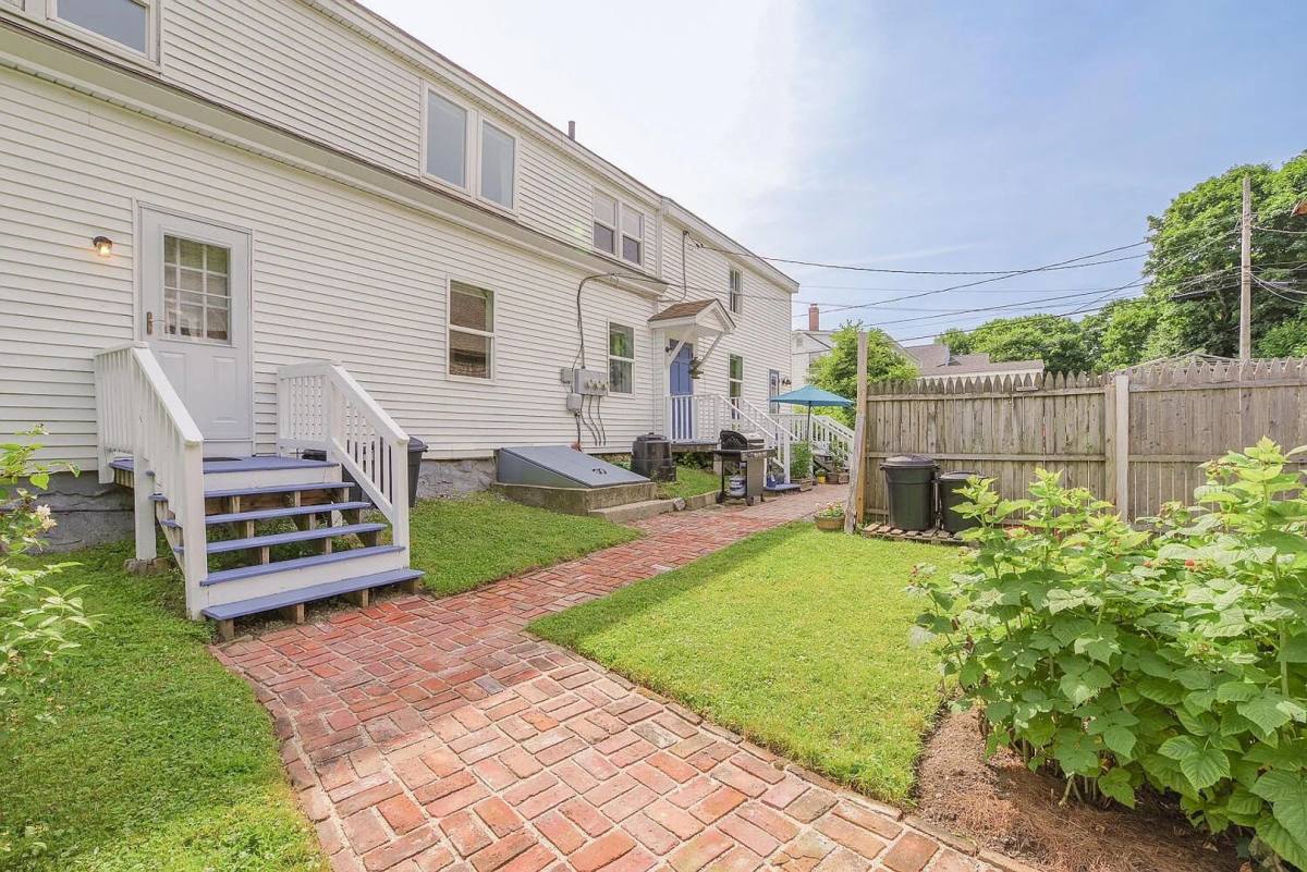 Townhouse for rent at 26 State St, Rockland, ME 04841