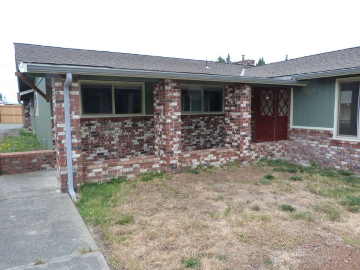 House for rent at 1515 W 13th St, Port Angeles, WA 98362