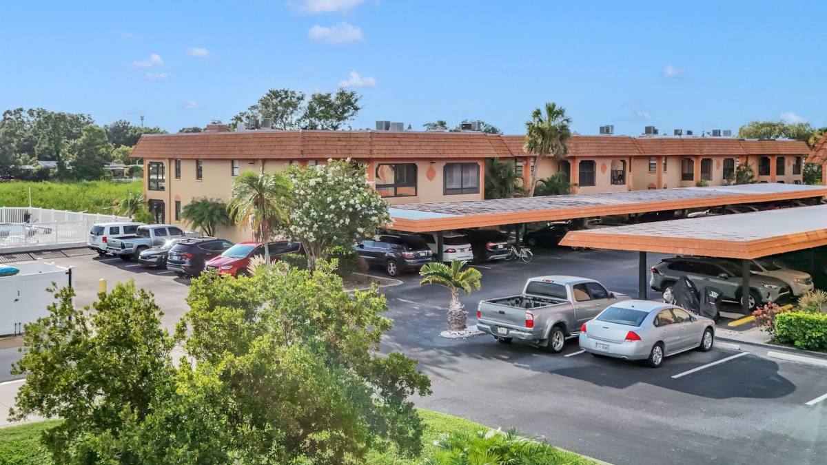 Condo for rent at 10192 Seminole Island Dr, Largo, FL 33773