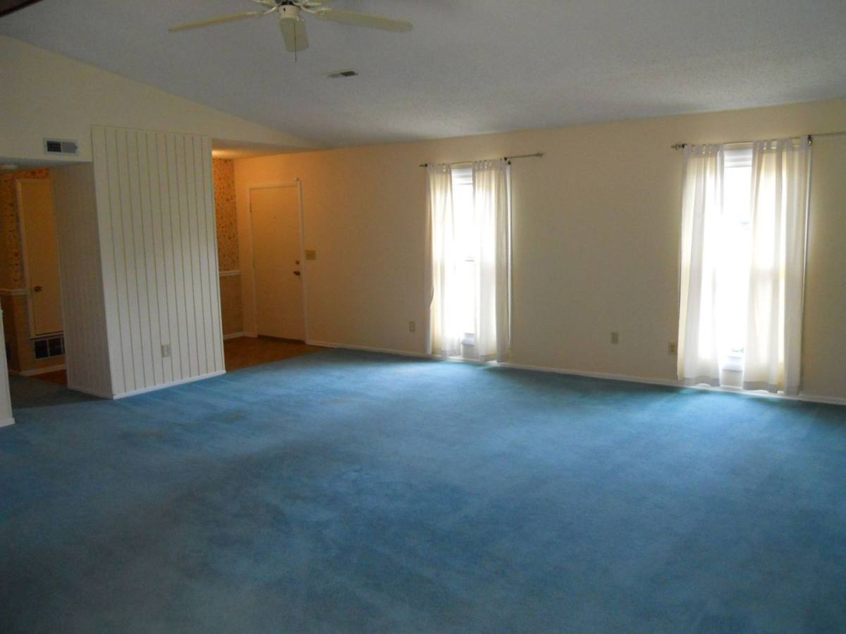 House for rent at 2896 Glen Hollow Rd, Greensboro, NC 27407