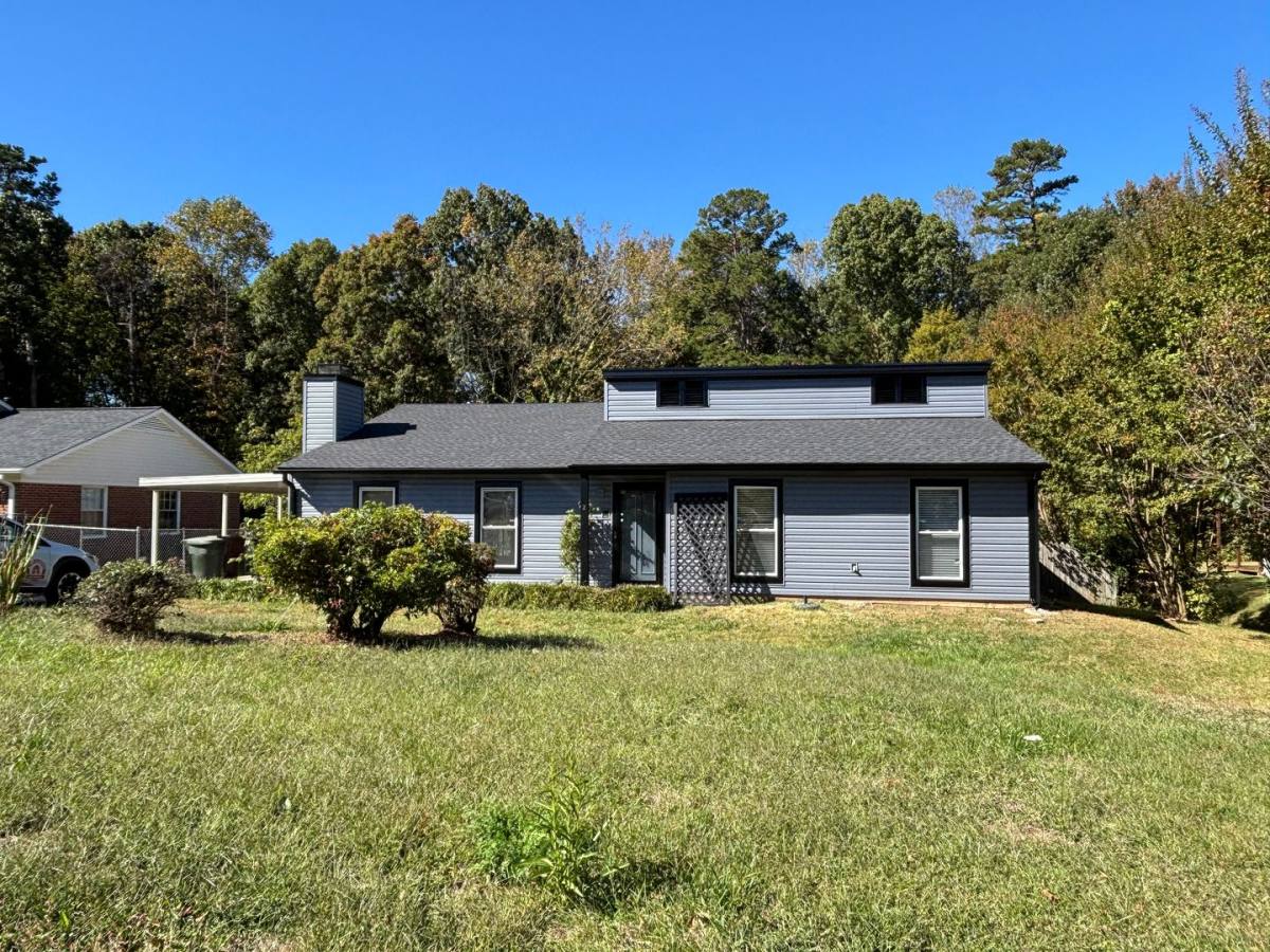 House for rent at 2896 Glen Hollow Rd, Greensboro, NC 27407