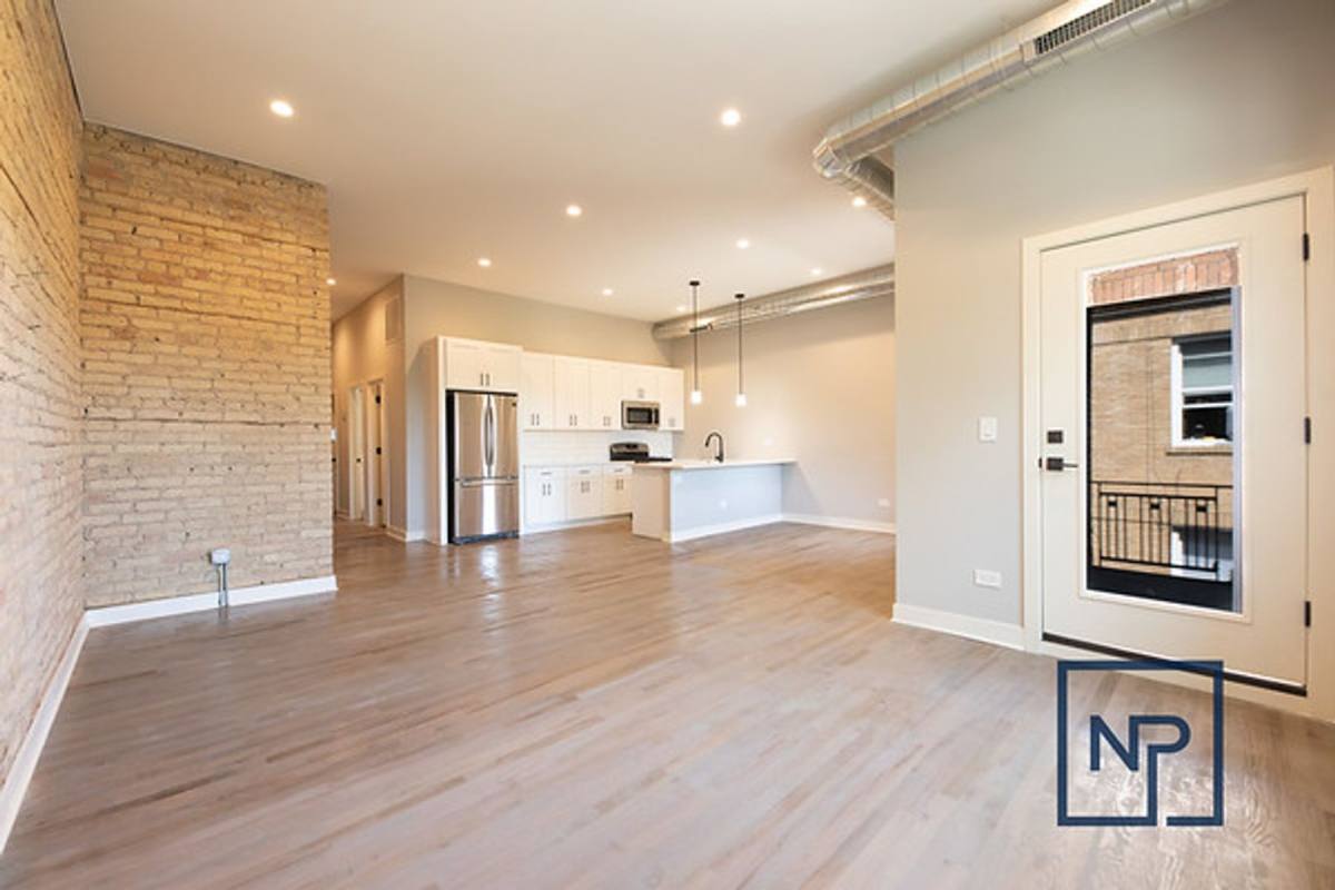 Apartment for rent at 5658-60 N Ridge Ave, Chicago, IL 60660