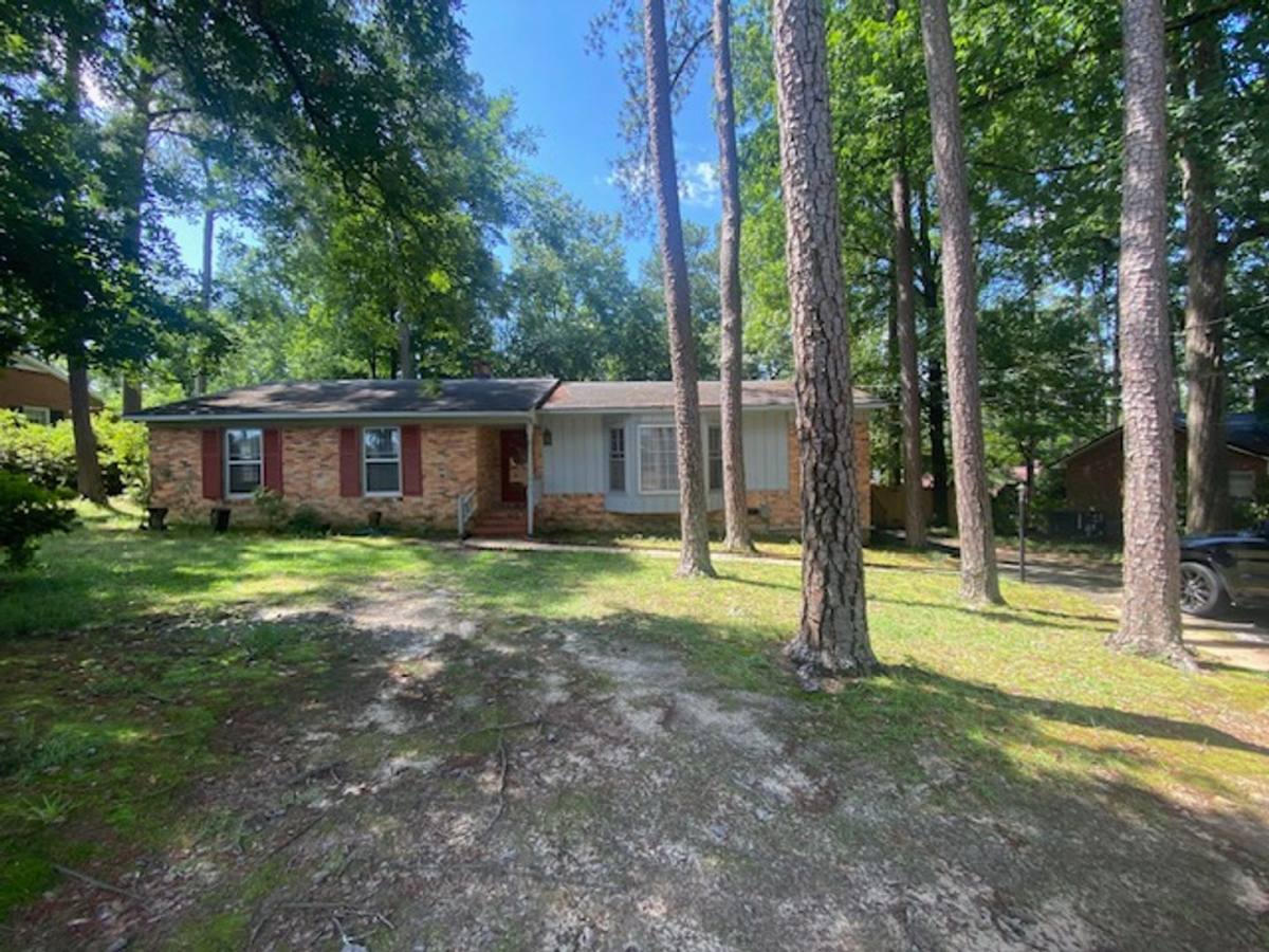 House for rent at 3227 Cliffdale Rd, Fayetteville, NC 28303