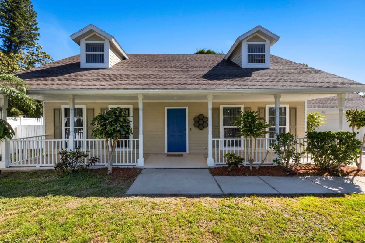 House for rent at 3763 Saint Charles Circle, Sarasota, FL 34233