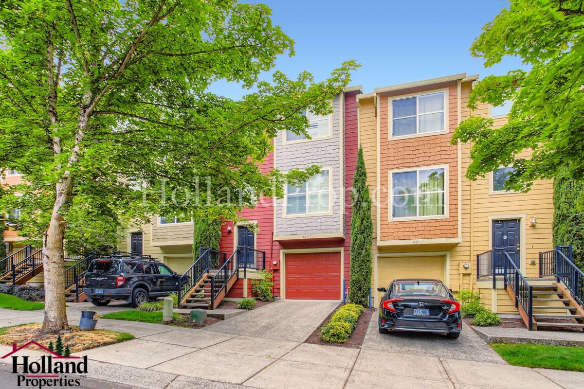 Townhouse for rent at 2287 NE Sheffield Ave, Beaverton, OR 97006