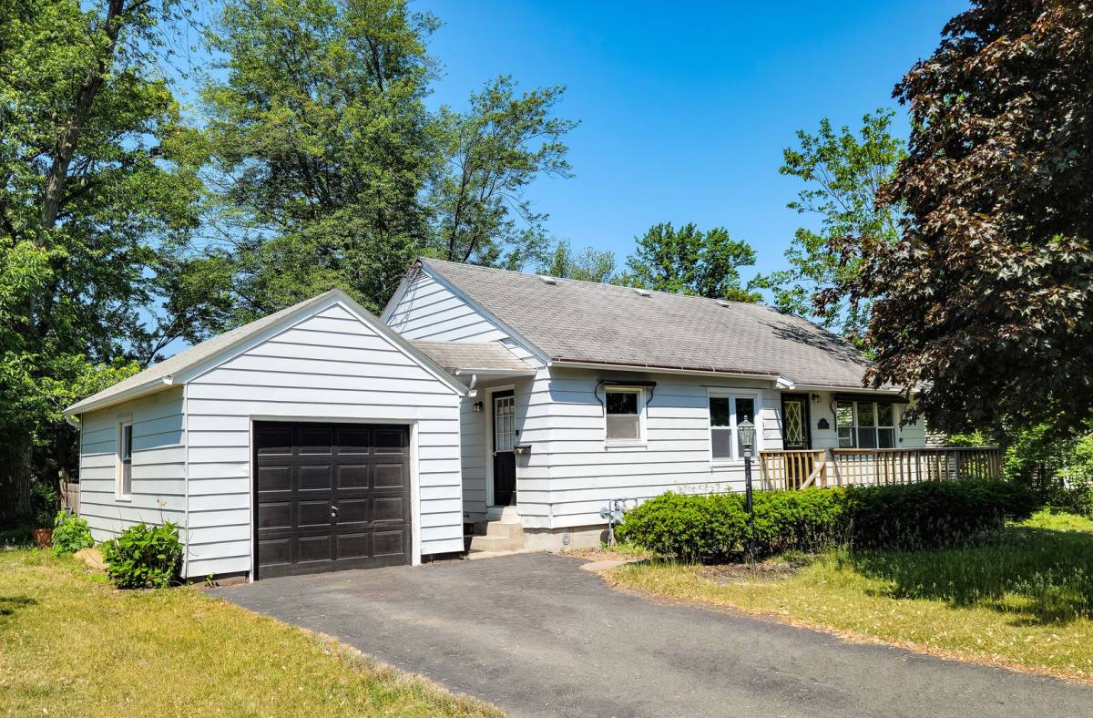 House for rent at 14 Holly Lane, Latham, NY 12110