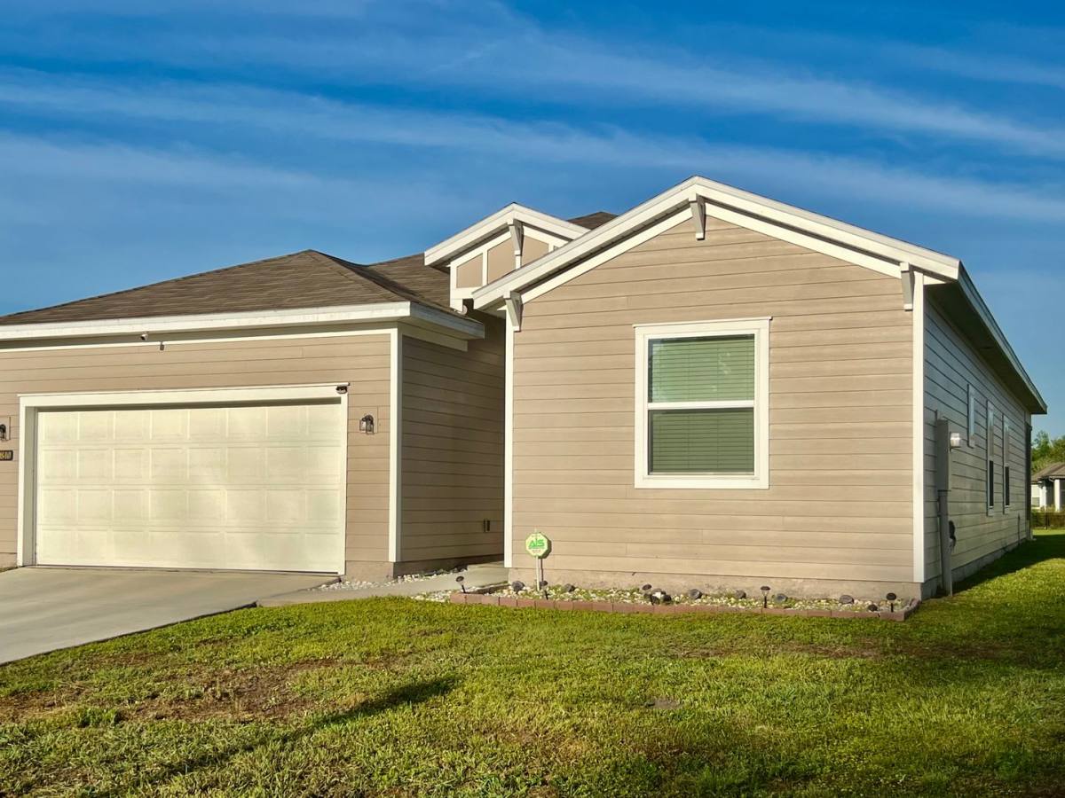 House for rent at 10840 Peacock Landing Court, Jacksonville, FL 32218