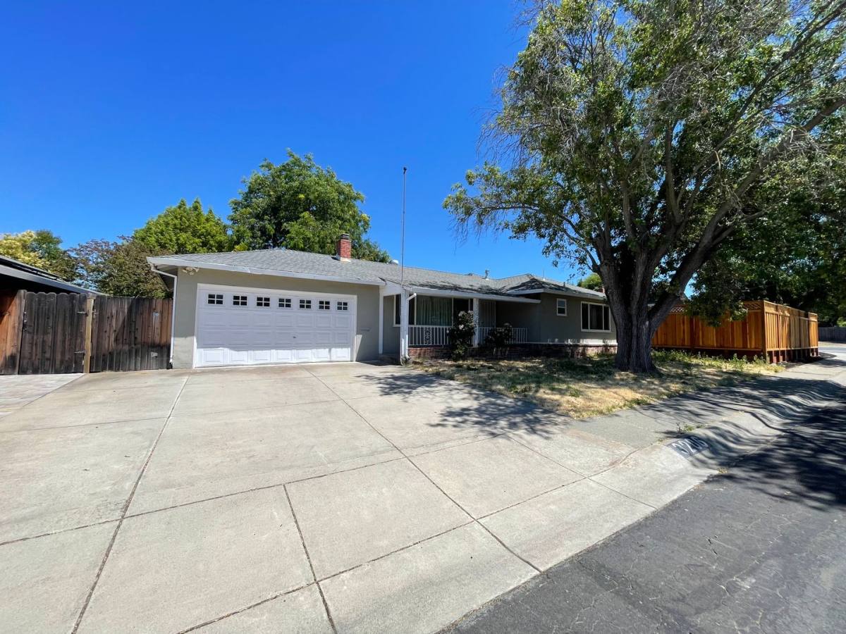 House for rent at 3206 Fitzpatrick Dr, Concord, CA 94519