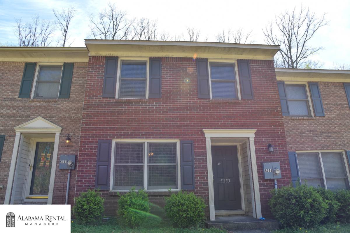Townhouse for rent at 5253 Falling Creek Lane, Birmingham, AL 35235